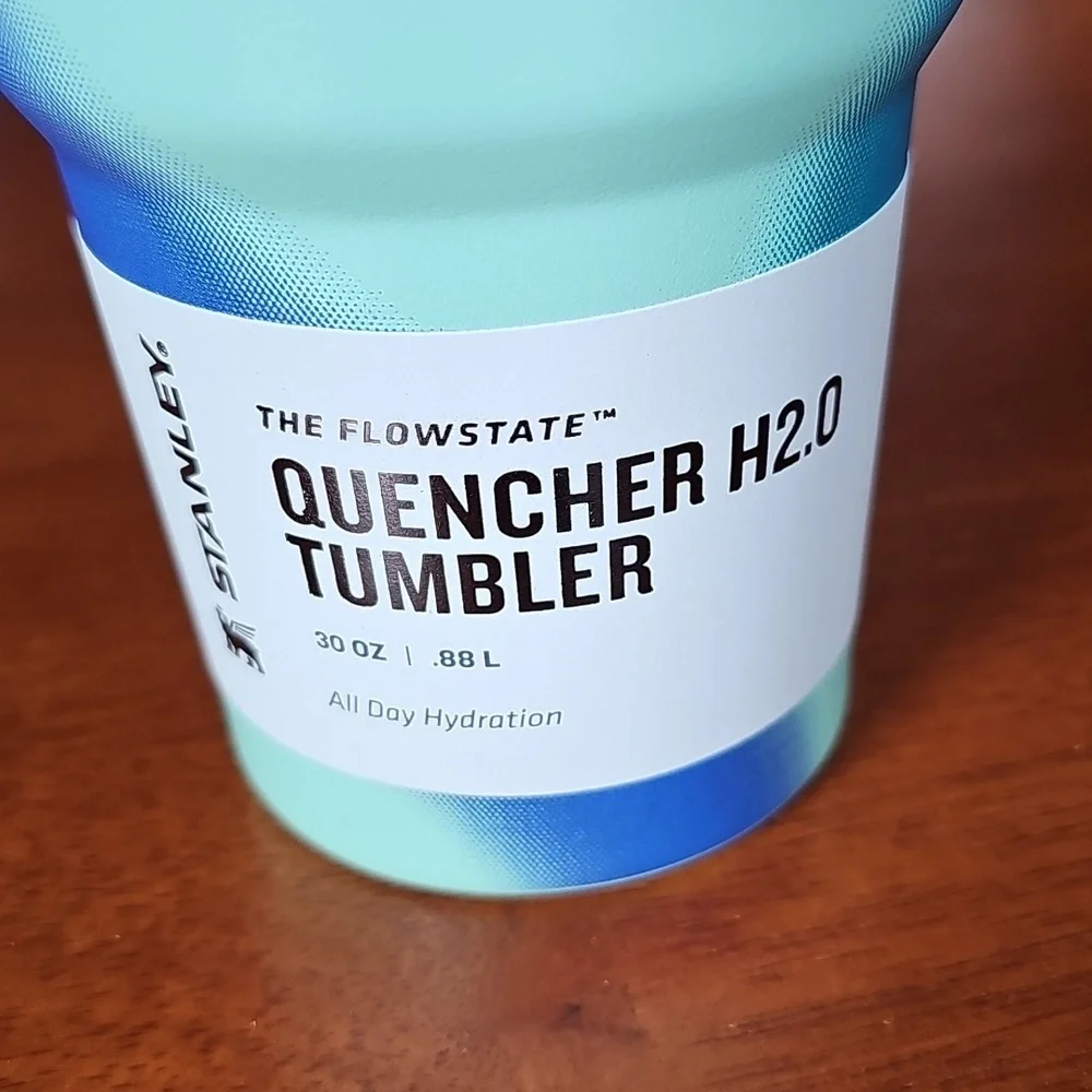 Stanley 30 oz  Quencher H2.0 Tumbler - Picture 2 of 4